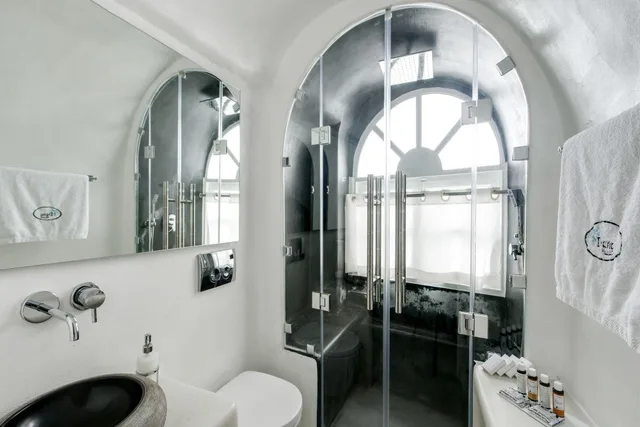 Grand, Villa, Jetted Tub, Dana Villas and Infinity Suites 4/7