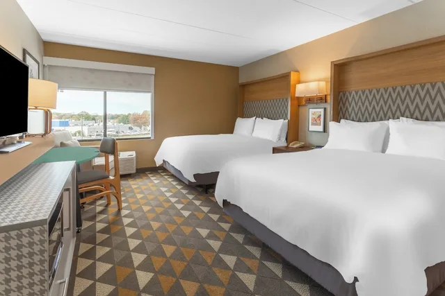 غرفة قياسية بسريرين كوين لذوي الإعاقة، HOLIDAY INN ROCKFORD 1/4