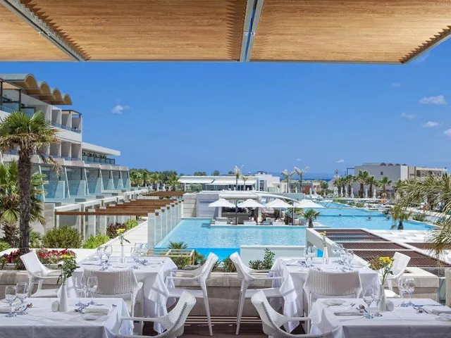 Suite, Avra Imperial Hotel 2/3