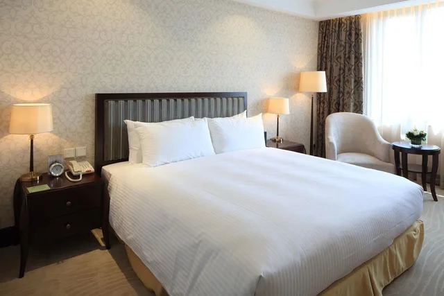 Standard, Double or Twin Bed, Evergreen Laurel Hotel Shanghai 2/2