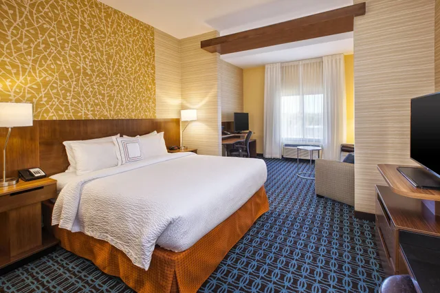Studio, King Bed, Sofa, Fairfield Inn Suites Plattsburgh 1/3