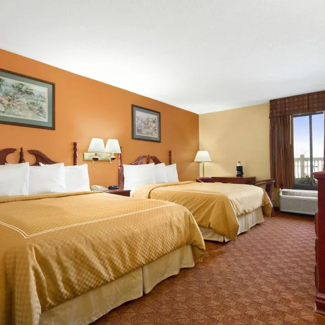 غرفة بسريرين كوين للمدخنين، Ramada Limited Columbia 1/1