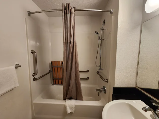 غرفة بسريرين كوين لذوي الإعاقة، Motel6 Baytown, TX - Baytown East 8/9