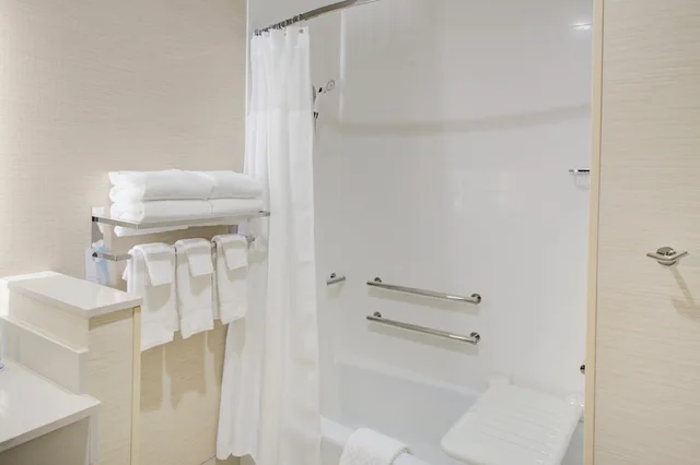 غرفة بسريرين كوين لذوي الإعاقة، FAIRFIELD INN & SUITES DETROIT CANTON 4/5