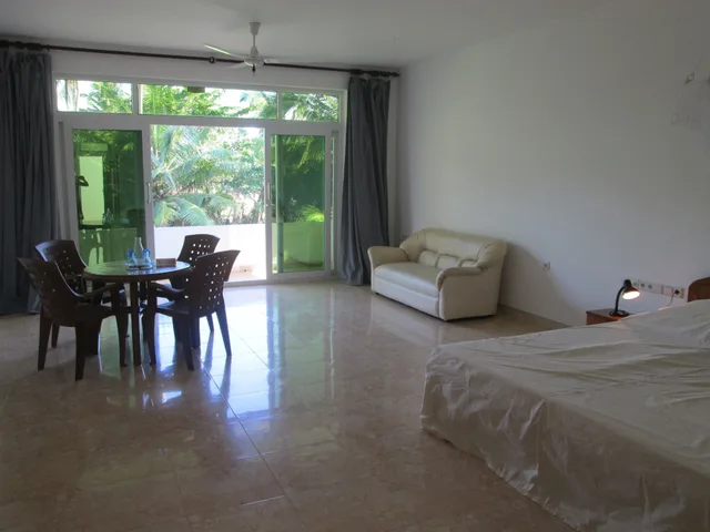 غرفة قياسية بسرير كينج بشرفة، Raja Beach Hotel 3/10