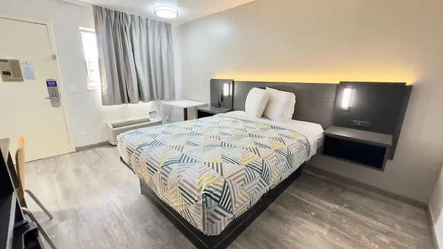 غرفة قياسية بسرير كينج، Motel6 Dyersburg, TN 8/10