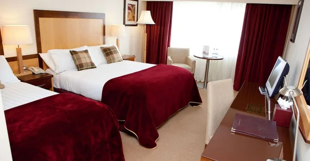 غرفة قياسية ثلاثية بسريرين منفصلين، Headfort Arms Hotel 2/2