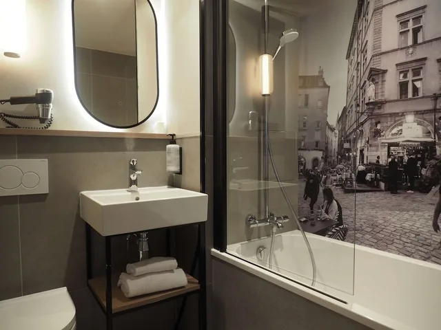 Next Generation, 3 Beds، CAMPANILE LYON CENTRE - GARE PART DIEU 6/10