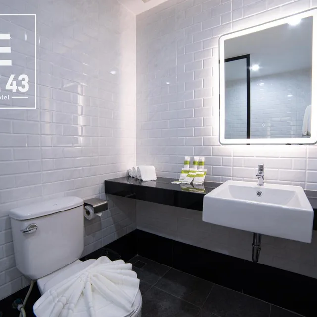 غرفة ثلاثية بإطلالة على البحيرة، Gate43 airport hotel Bangkok (SHA Plus+) 8/9