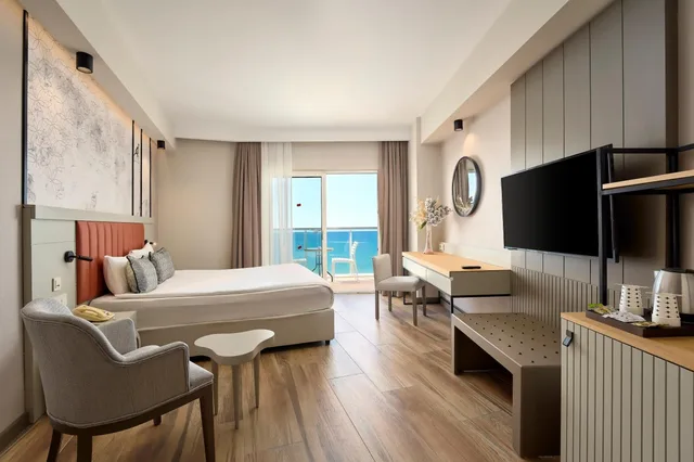 غرفة بسرير مزدوج أو سريرين منفصلين بإطلالة جزئية على البحر، Seaden Sea Planet Resort and Spa 2/5