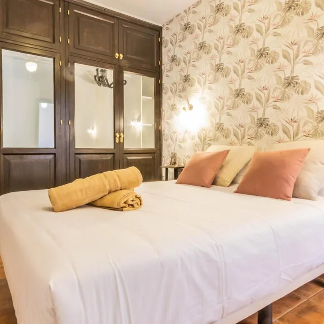جناح جونيور، Ecolife Hotel 6/10