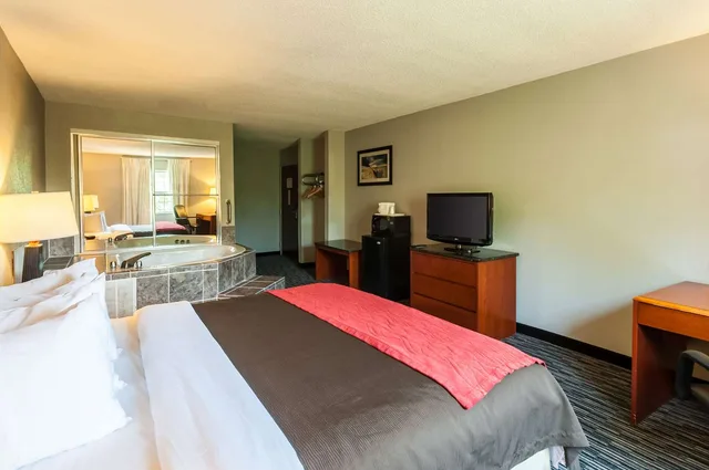 غرفة بسرير كينج، Quality Inn Solomons - Beacon Marina 2/2