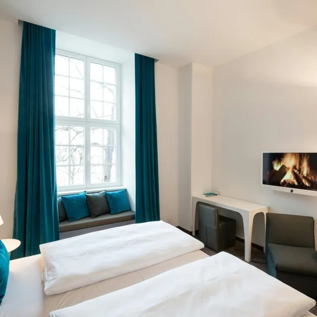 غرفة ديلوكس بسرير كينج، Motel One Magdeburg 2/5