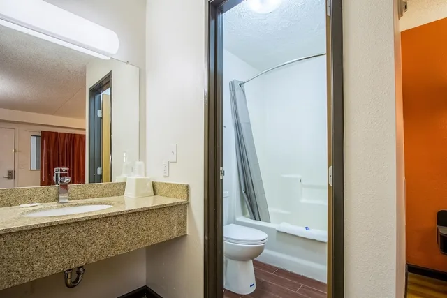 غرفة قياسية بسرير كوين، Motel6 Ashland, OH 8/10