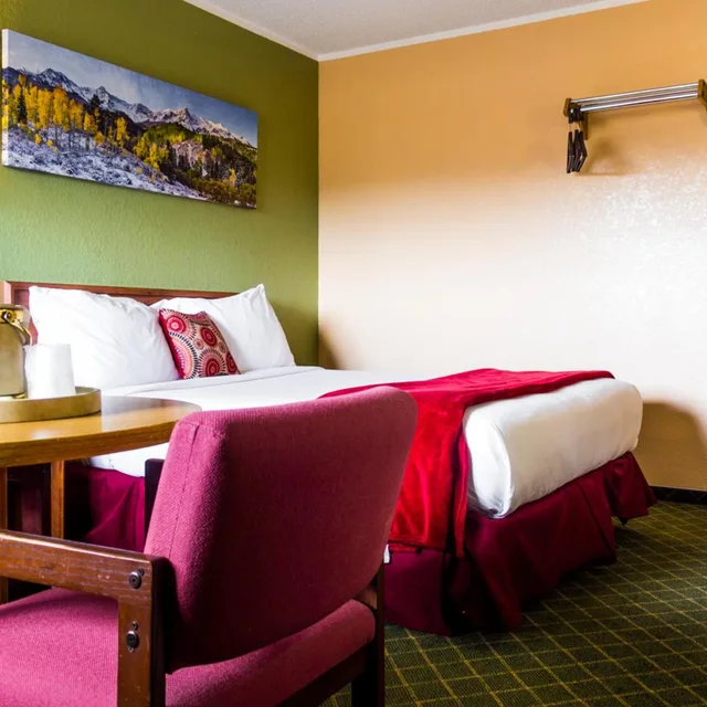 غرفة بسرير كوين، Red River Inn 9/10