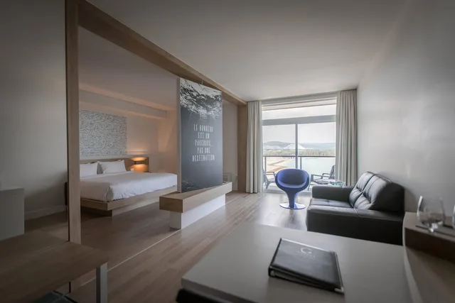 جناح بسرير كينج مع أريكة، Hotel du Domaine, an Ascend Collection Hotel 2/3