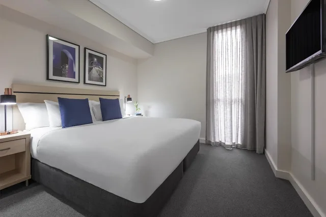 شقة بسرير كينج وسرير كوين بغرفتي نوم، Oaks Brisbane Festival Suites 4/8