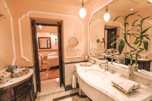 1 Bedroom, Historical, Suite, Lake View، Taj Lake Palace 4/5