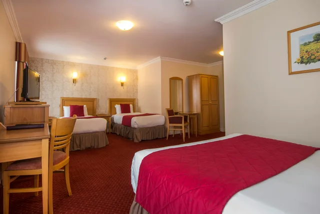 Room, Quadruple, The Western Hotel 2/2