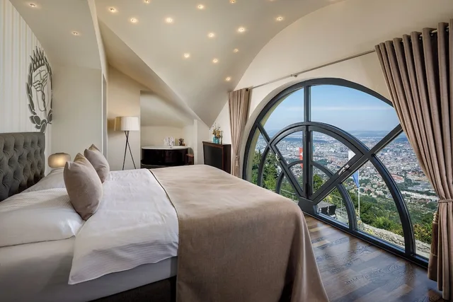 Skyline, Suite, Double Bed, City View، Hotel UTO KULM 7/10