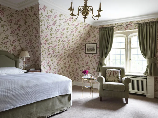 غرفة قياسية بسرير مزدوج، Schlosshotel Kronberg Hotel Frankfurt 5/10