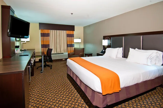 غرفة بسرير كينج، Holiday Inn Express Hotel And Suites Jackson Pearl Intl Airport 1/2