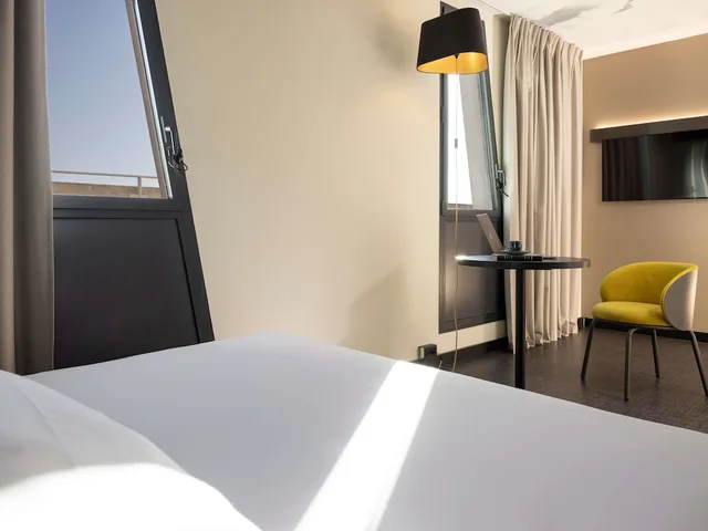 Adjoining, 2 Double Beds، Ibis Marseille Centre Euromed 1/3