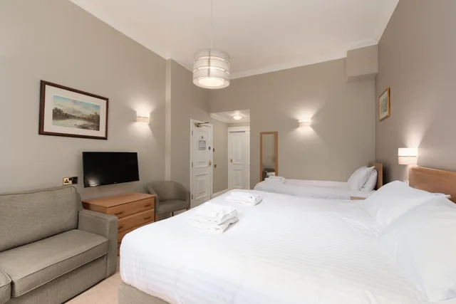 Family, Accessible, Windermere Manor 1/6