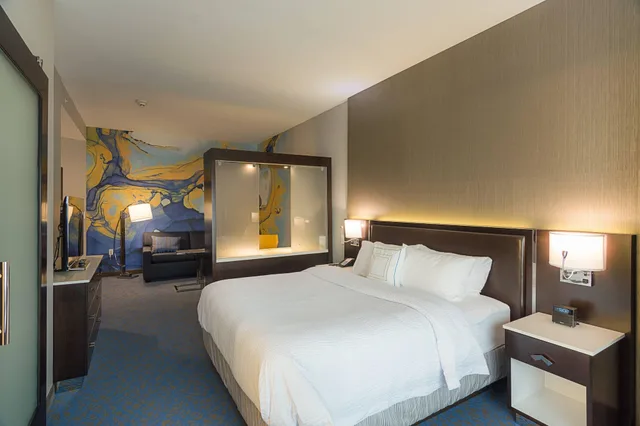 جناح بسرير كينج بشرفة مع أريكة، Springhill Suites Fort Worth Fossil Creek 1/2