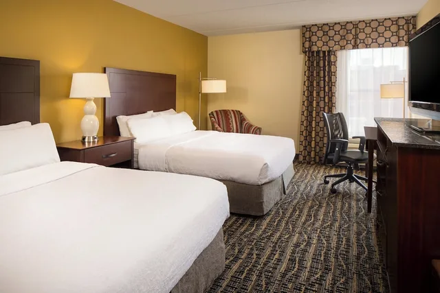 غرفة قياسية بسريرين كوين، Holiday Inn Dubuque/Galena 2/5