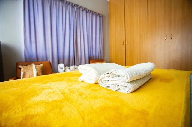 غرفة بسرير مزدوج أو سريرين منفصلين بحمام خاص، Kate's Nest Guesthouse 5/9