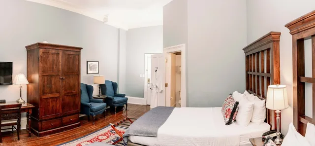 Superior, 2 Queen Beds, The Marshall House 2/6