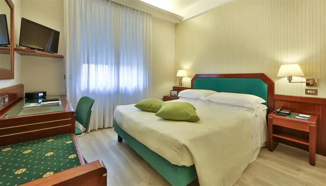 غرفة قياسية بسرير كوين، Hotel Astoria, Sure Hotel Collection by Best Western 1/8