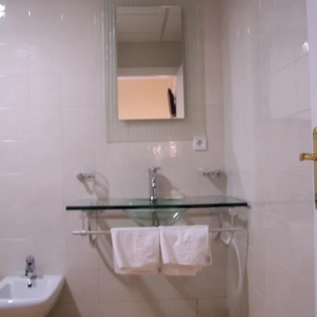 غرفة بسرير مزدوج أو سريرين منفصلين، Hotel Castillo 6/10