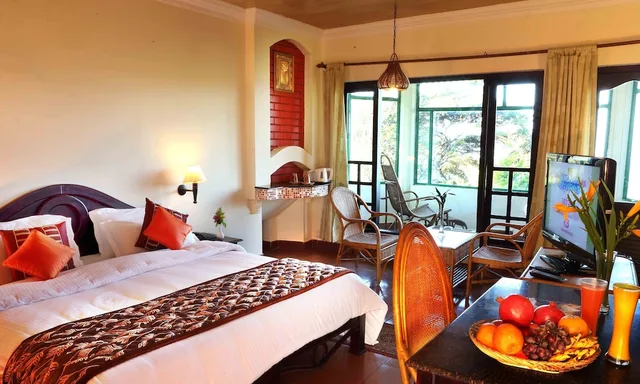 Sun Room, Double Bed، CAMELOT RESORT 1/3