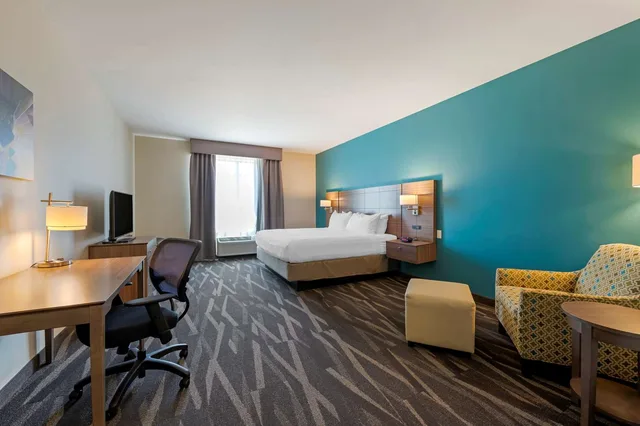 غرفة بسرير كينج بحوض استحمام لذوي الإعاقة، Best Western Plus Centralia Hotel & Suites 3/8