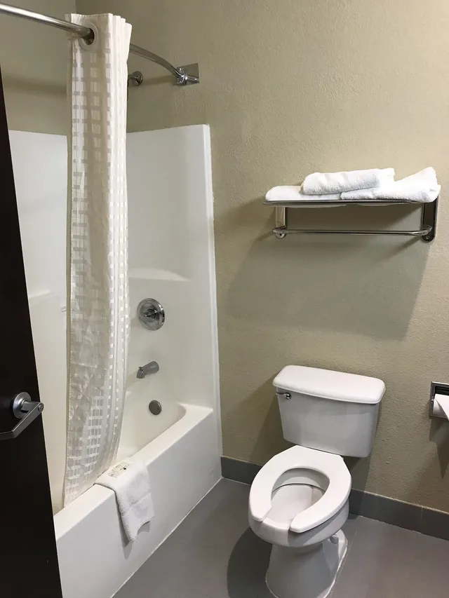 غرفة بسريرين كوين، Quality Inn & Suites Terrell 7/7