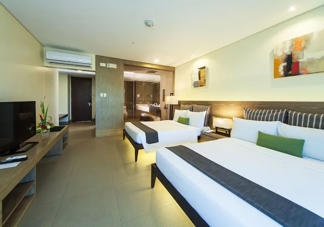 جناح تنفيذي بسريرين مزدوجين، Fairways And Bluewater Newcoast Boracay 2/3