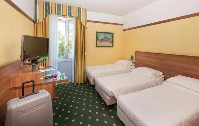 غرفة ثلاثية بسرير كوين وسرير فردي، Shg Hotel Bologna 8/10