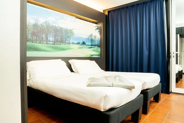 غرفة قياسية بسريرين منفصلين بإطلالة على الحديقة، Hotel Pineta 2/4