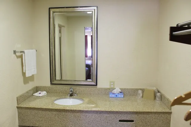 غرفة قياسية بسرير كينج، Motel6 Winnie Tx 10/10