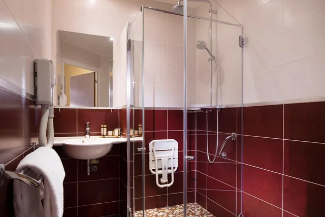 غرفة سوبيريور مزدوجة، Europe Hotel Paris Eiffel 4/4