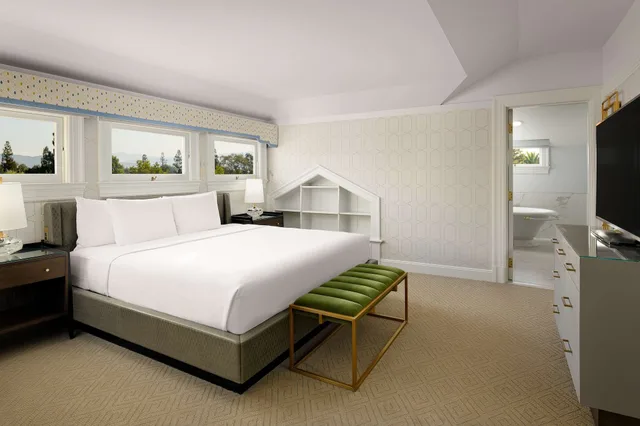 جناح بسرير كوين بغرفة نوم واحدة، Hayes Mansion San Jose, Curio Collection by Hilton 6/10