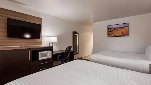 غرفة قياسية بسريرين كوين، Best Western Santa Rosa Inn 4/10