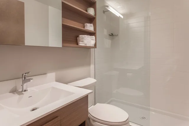 جناح استوديو بسريرين كوين بمطبخ صغير، Microtel Inn & Suites by Wyndham Oyster Bay 2/2