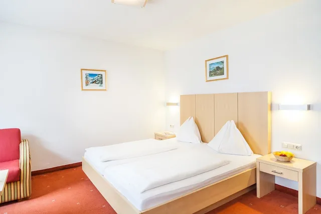 غرفة بسرير كوين بشرفة، Hotel Glaserer Haus 1/6