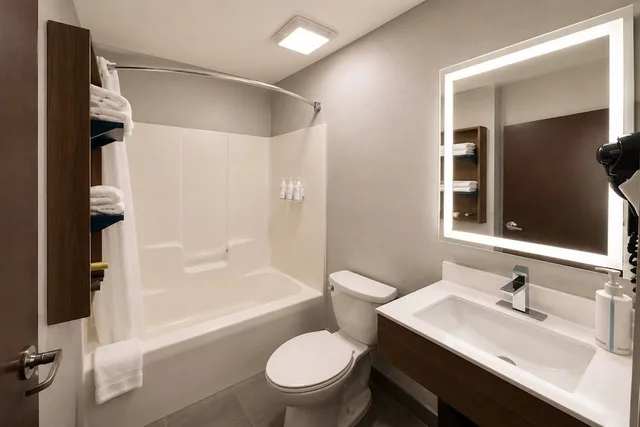 جناح بسرير كينج، Microtel Inn Suites By Wyndham Macon 5/6