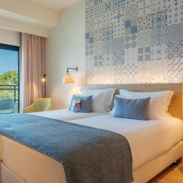 Room, Double Bed, Lateral Side Sea View، Sentido Galosol 2/8
