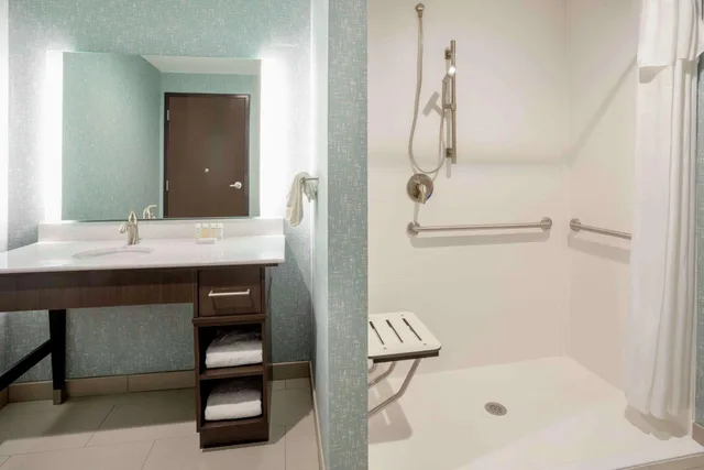 جناح بسرير كينج مع أريكة لذوي الإعاقة، Homewood Suites by Hilton Edina Minneapolis 7/7