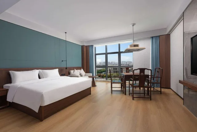 Mahjong, Business, King Bed, Days Hotel by Wyndham Changsha East 2/5
